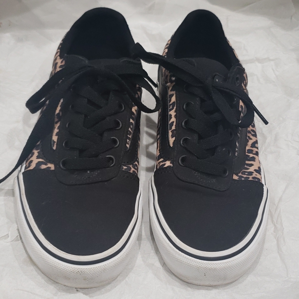 LAST DAY Vans Sz W7.5 sneakers